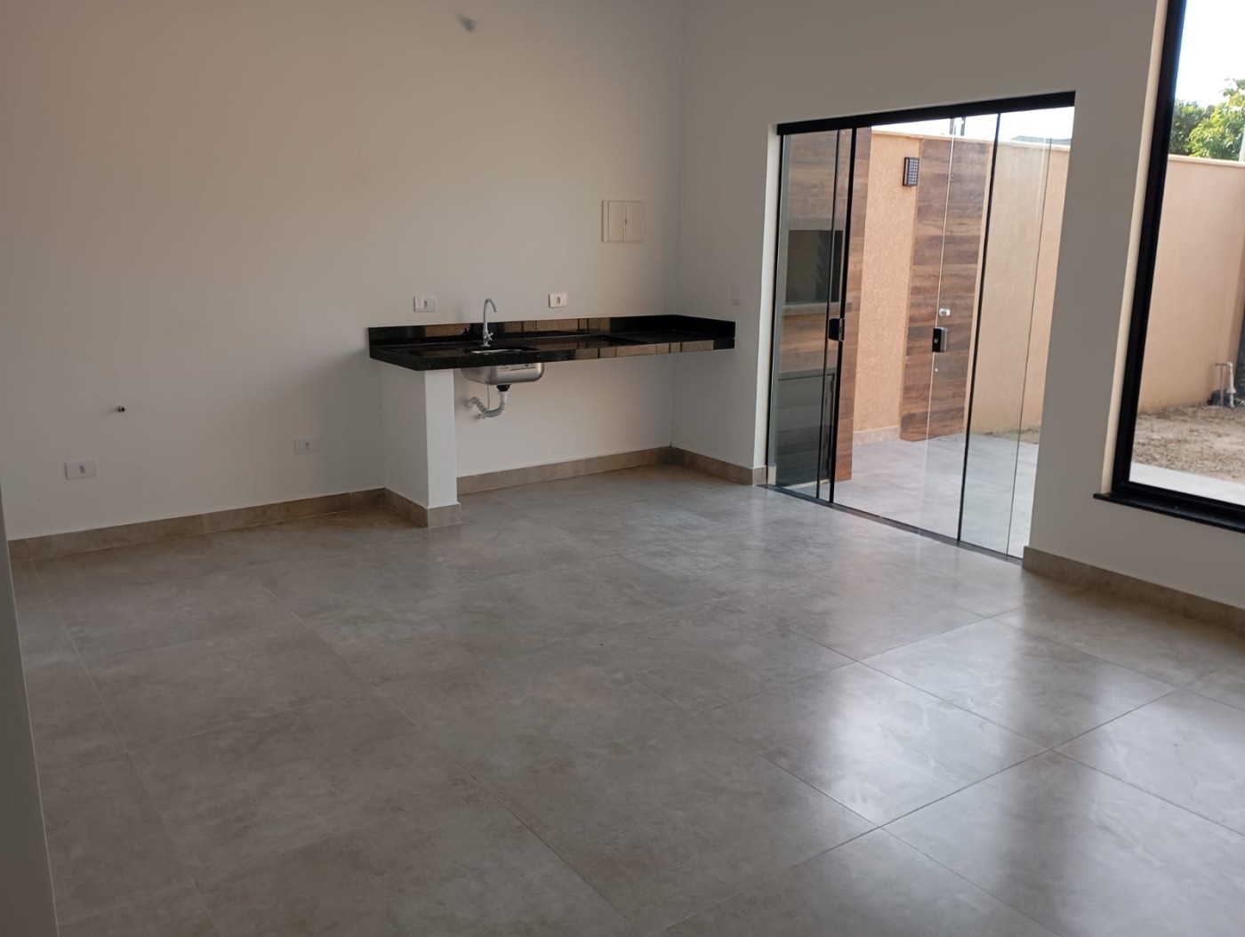 Casa à venda com 3 quartos, 80m² - Foto 4