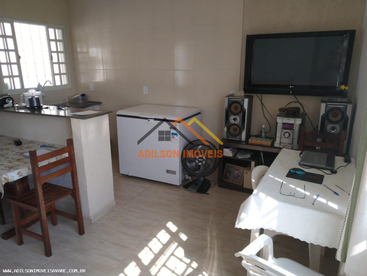 Casa à venda com 4 quartos, 155m² - Foto 2