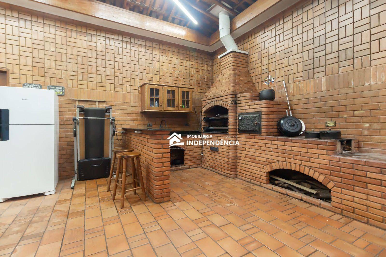 Casa à venda com 3 quartos, 316m² - Foto 12