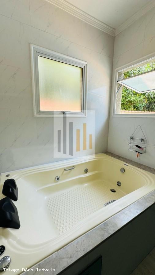 Casa à venda com 3 quartos, 250m² - Foto 25
