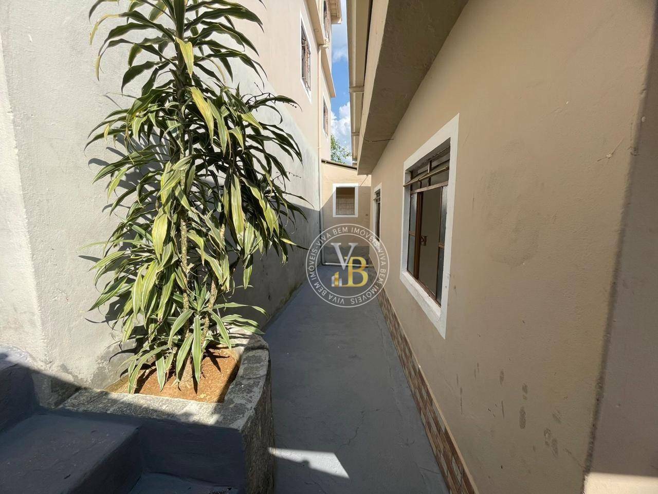 Casa à venda com 2 quartos, 65m² - Foto 3