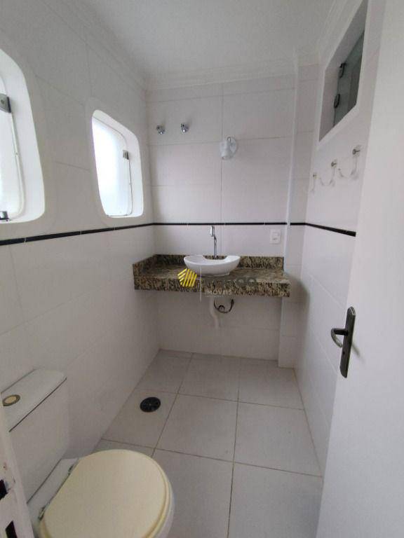 Apartamento para alugar com 3 quartos, 140m² - Foto 12