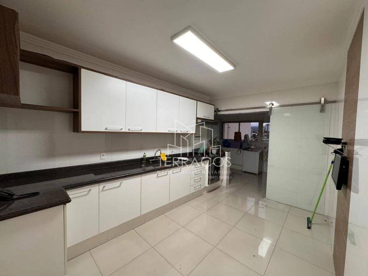 Apartamento para alugar com 3 quartos, 165m² - Foto 5
