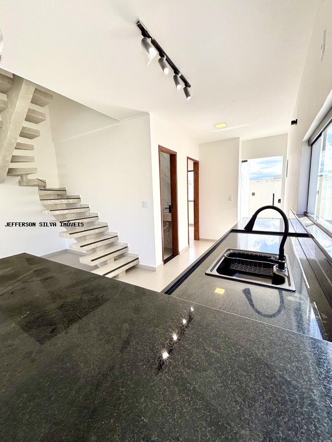 Casa à venda com 3 quartos, 82m² - Foto 5