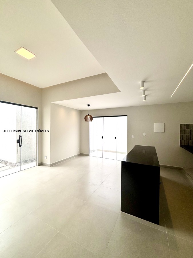 Casa à venda com 2 quartos, 70m² - Foto 12