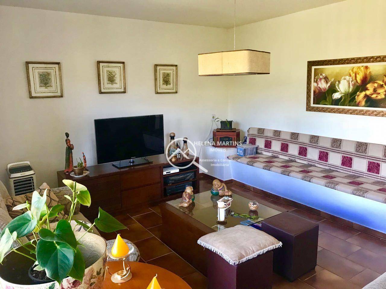 Chácara à venda com 3 quartos, 282m² - Foto 1