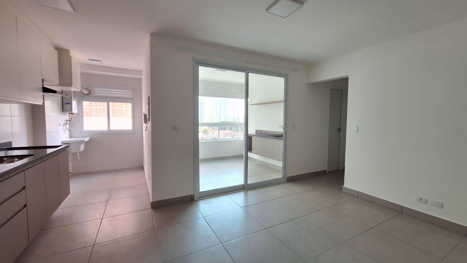 Apartamento para alugar com 2 quartos, 75m² - Foto 6