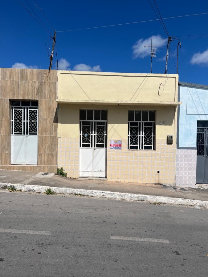 Casa para alugar com 2 quartos, 75m² - Foto 1