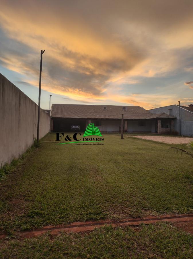 Chácara à venda com 2 quartos, 772m² - Foto 1