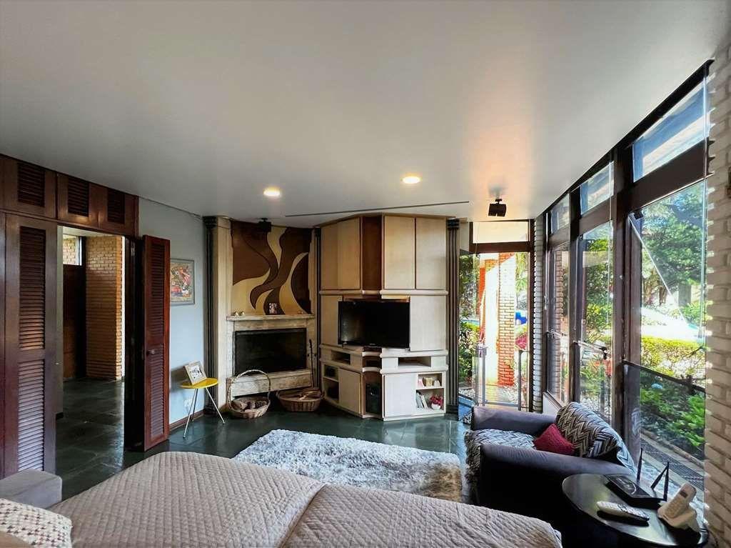 Casa à venda com 4 quartos, 640m² - Foto 11