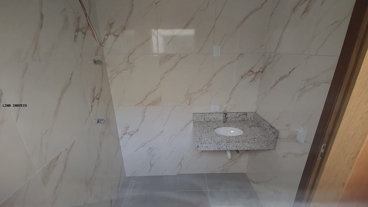 Casa à venda com 2 quartos, 70m² - Foto 12