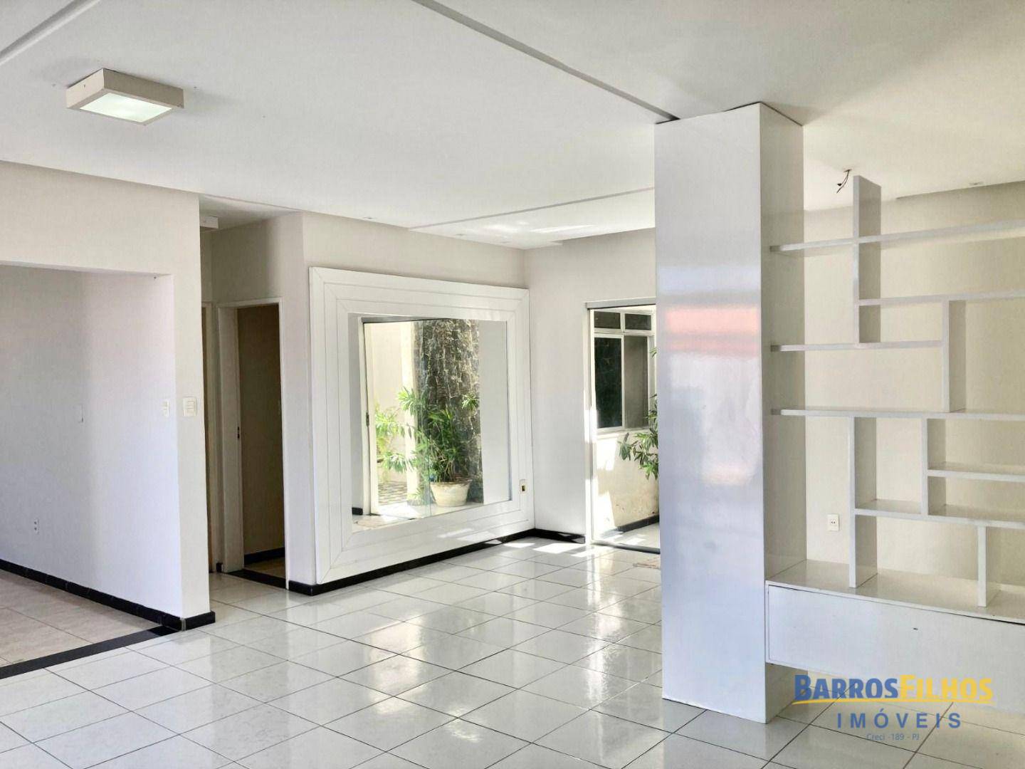 Casa para alugar com 4 quartos, 300m² - Foto 5