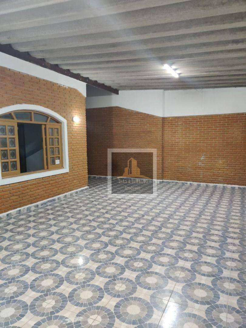 Casa para alugar com 4 quartos, 170m² - Foto 4