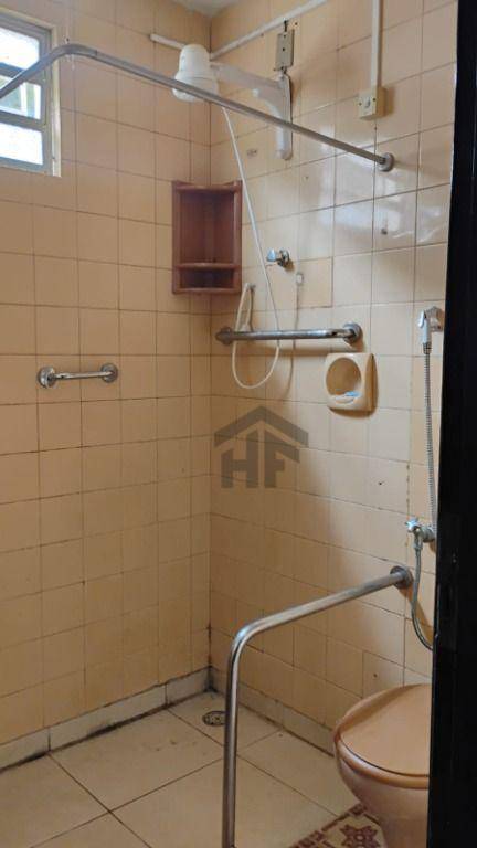 Casa à venda com 6 quartos, 180m² - Foto 13