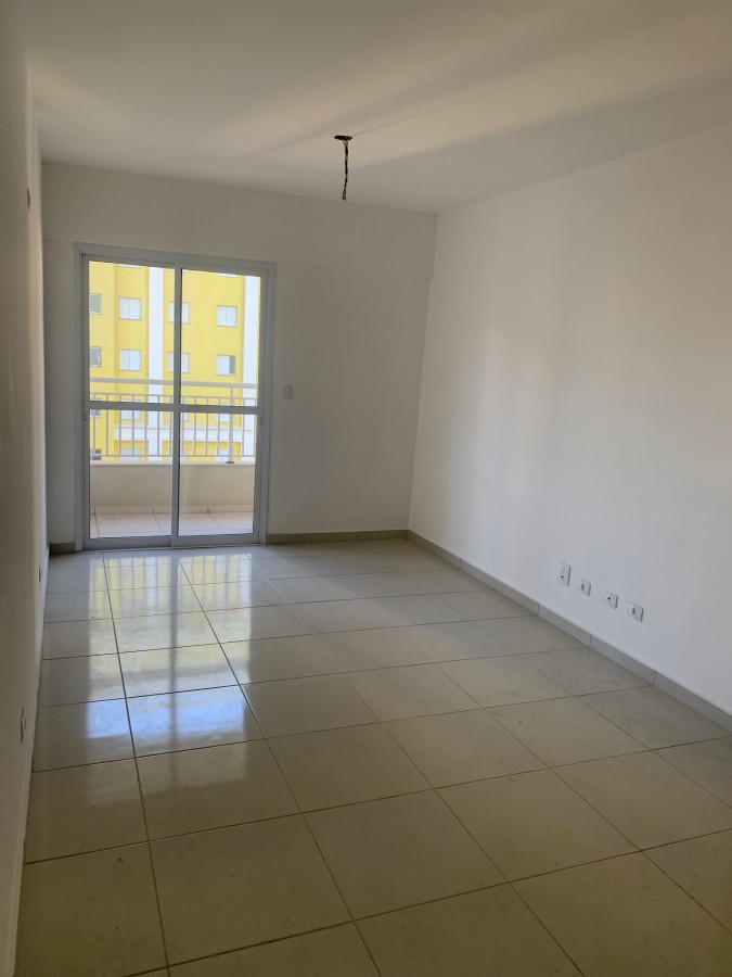 Apartamento à venda com 2 quartos, 77m² - Foto 1