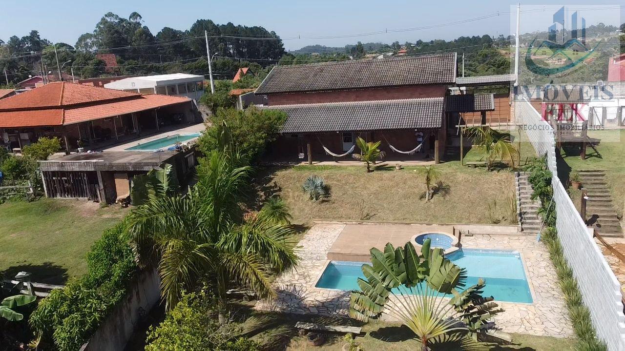 Chácara à venda com 4 quartos, 250m² - Foto 1