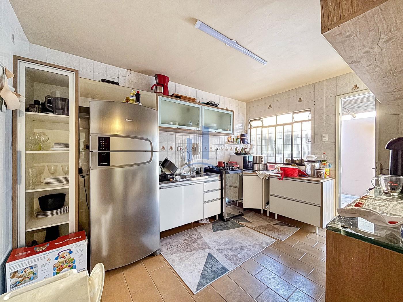 Terreno à venda com 3 quartos, 720m² - Foto 30