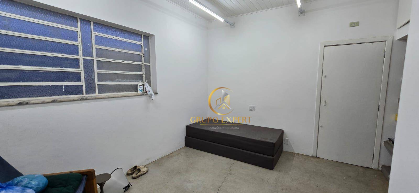 Casa para alugar com 1 quarto, 140m² - Foto 13