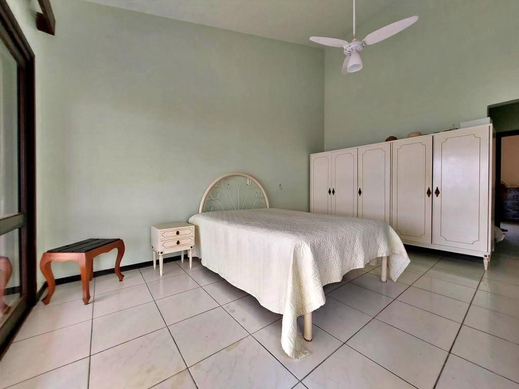 Casa à venda com 3 quartos, 204m² - Foto 24