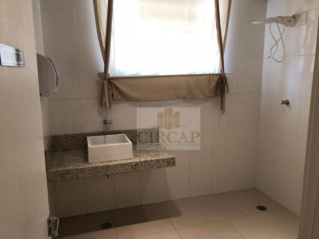 Casa para alugar com 4 quartos, 450m² - Foto 10