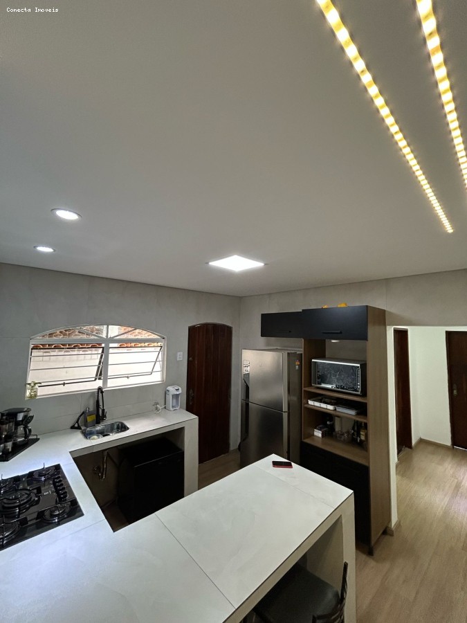 Casa à venda com 2 quartos, 70m² - Foto 7
