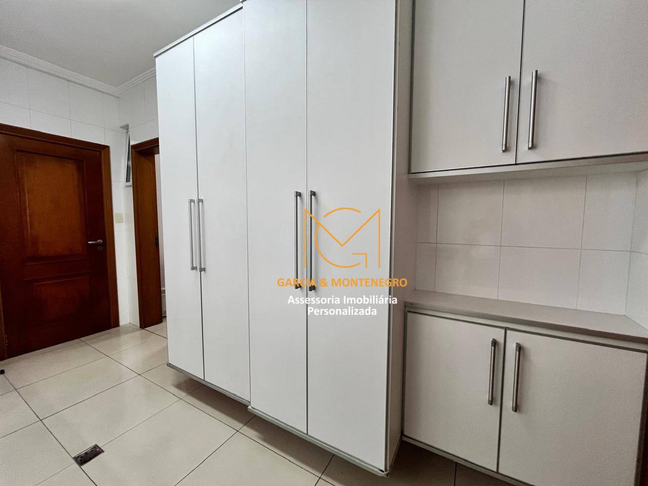 Apartamento para alugar com 3 quartos, 232m² - Foto 27