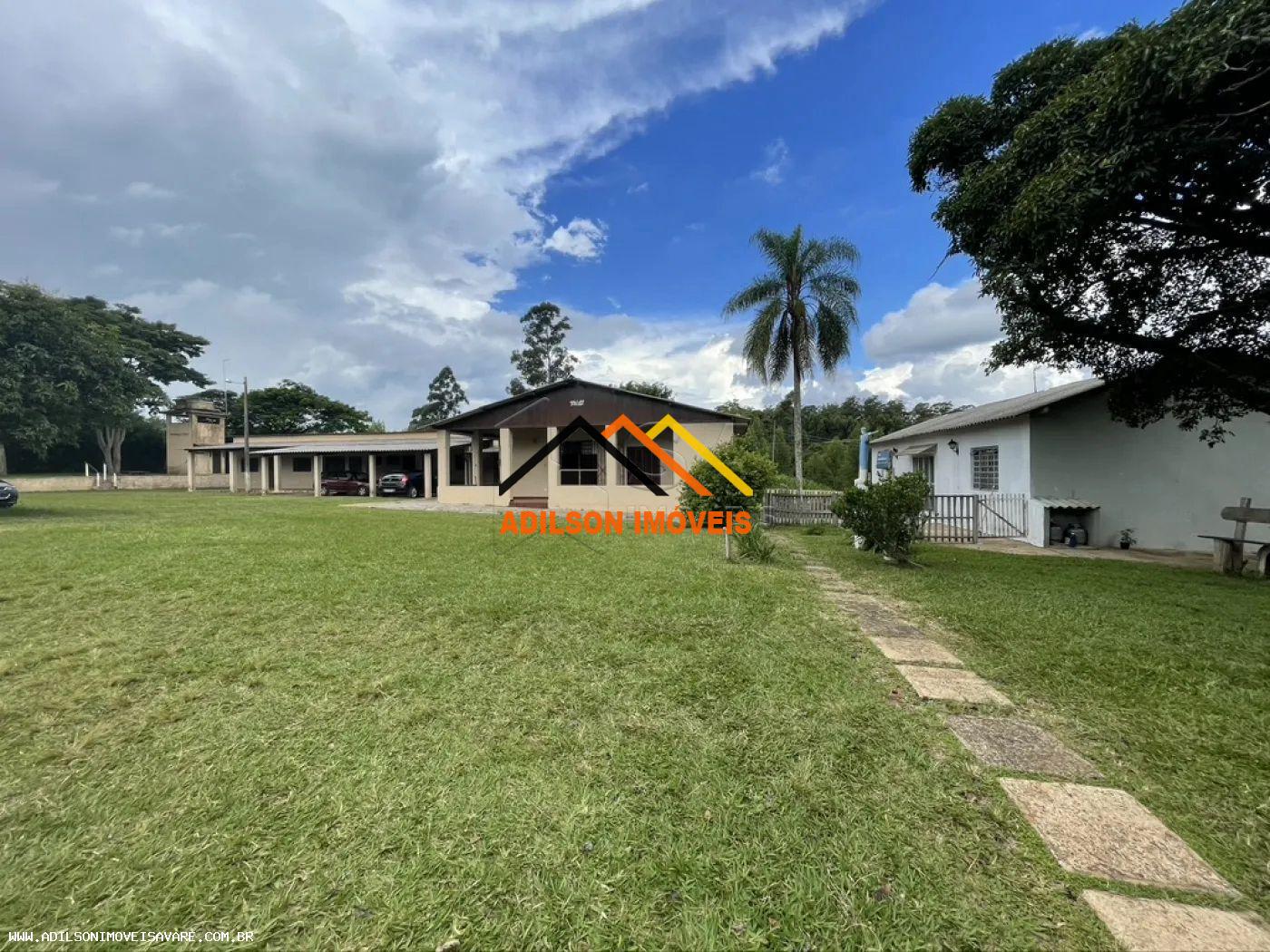 Sítio à venda com 2 quartos, 63936400m² - Foto 1