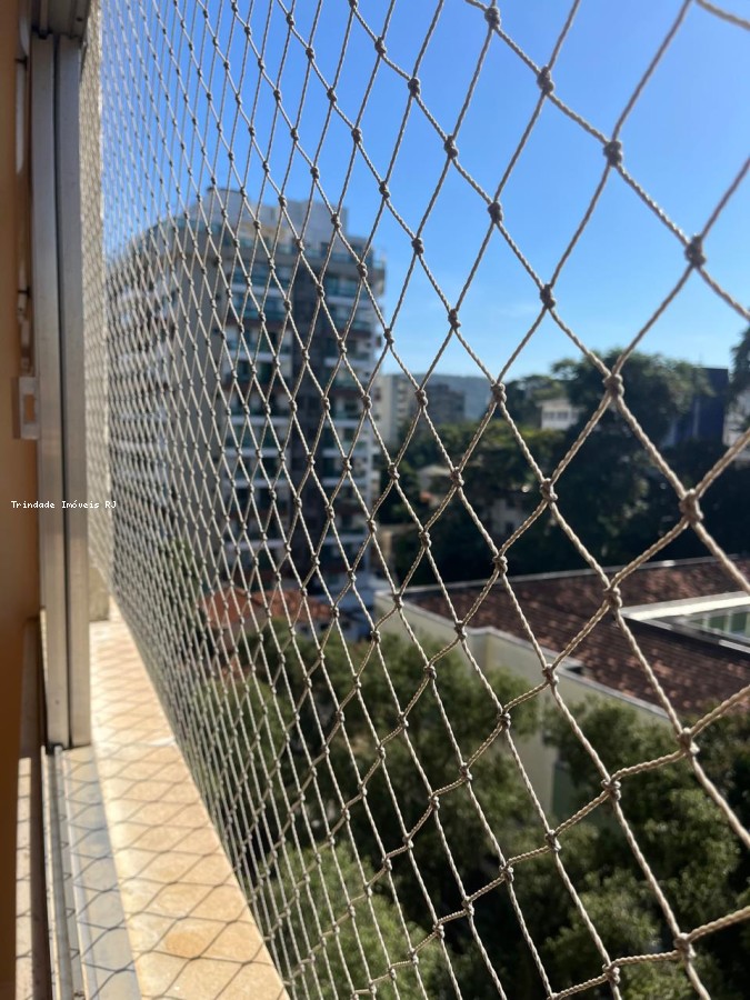 Apartamento à venda com 3 quartos, 95m² - Foto 2