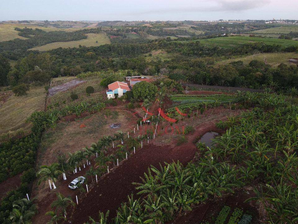Chácara à venda com 4 quartos, 300m² - Foto 3