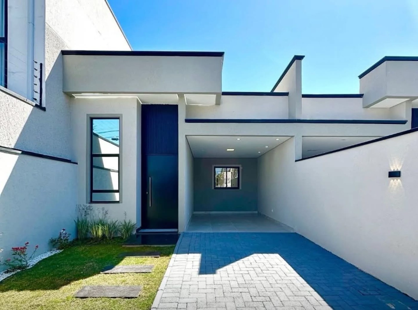 Casa à venda com 3 quartos, 106m² - Foto 1