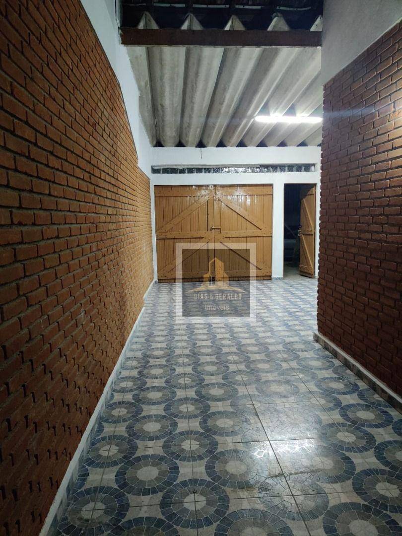 Casa para alugar com 4 quartos, 170m² - Foto 6