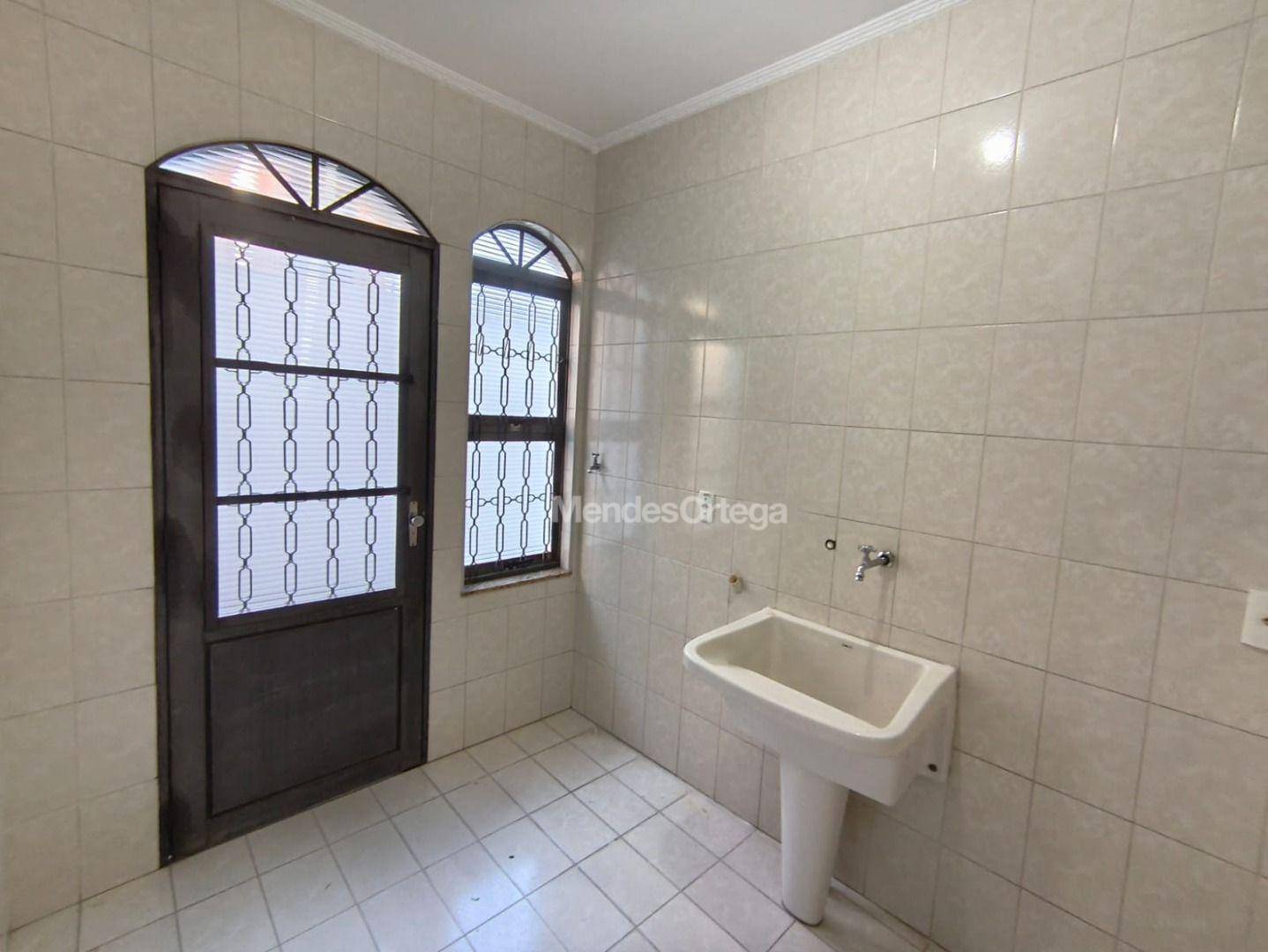 Casa para alugar com 3 quartos, 180m² - Foto 21