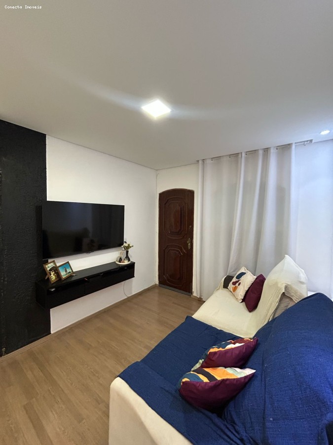 Casa à venda com 2 quartos, 70m² - Foto 14