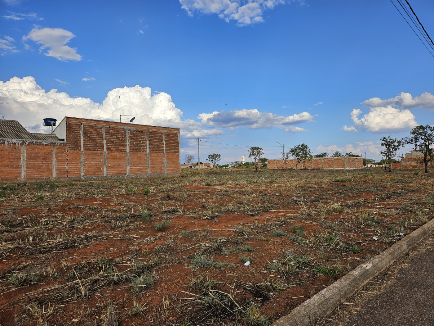 Terreno à venda, 225m² - Foto 1