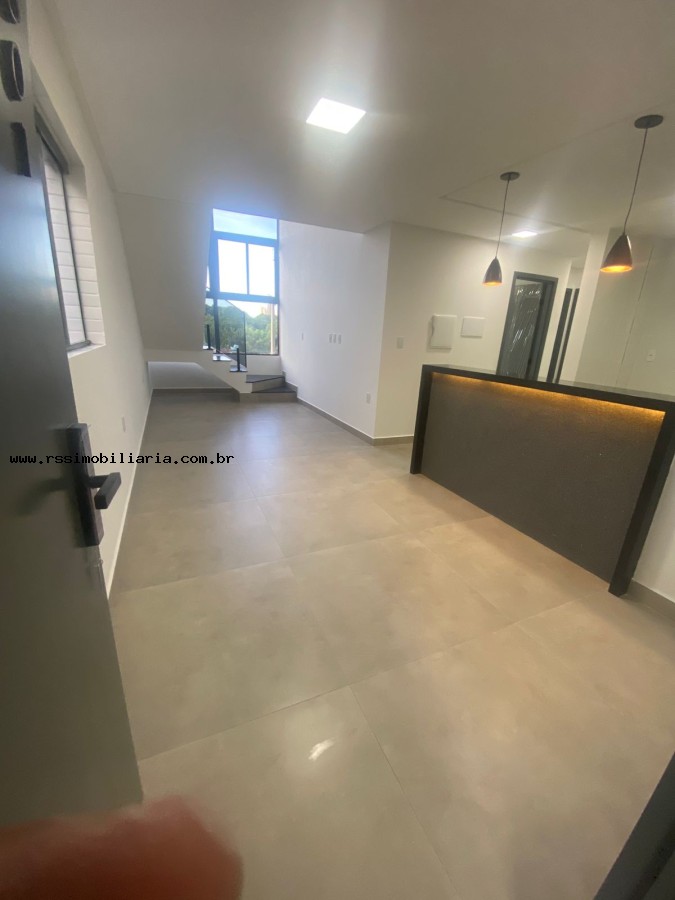 Cobertura à venda com 3 quartos, 70m² - Foto 2