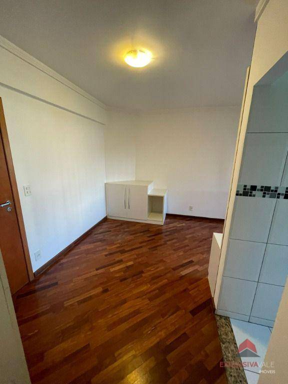 Apartamento à venda com 2 quartos, 63m² - Foto 2