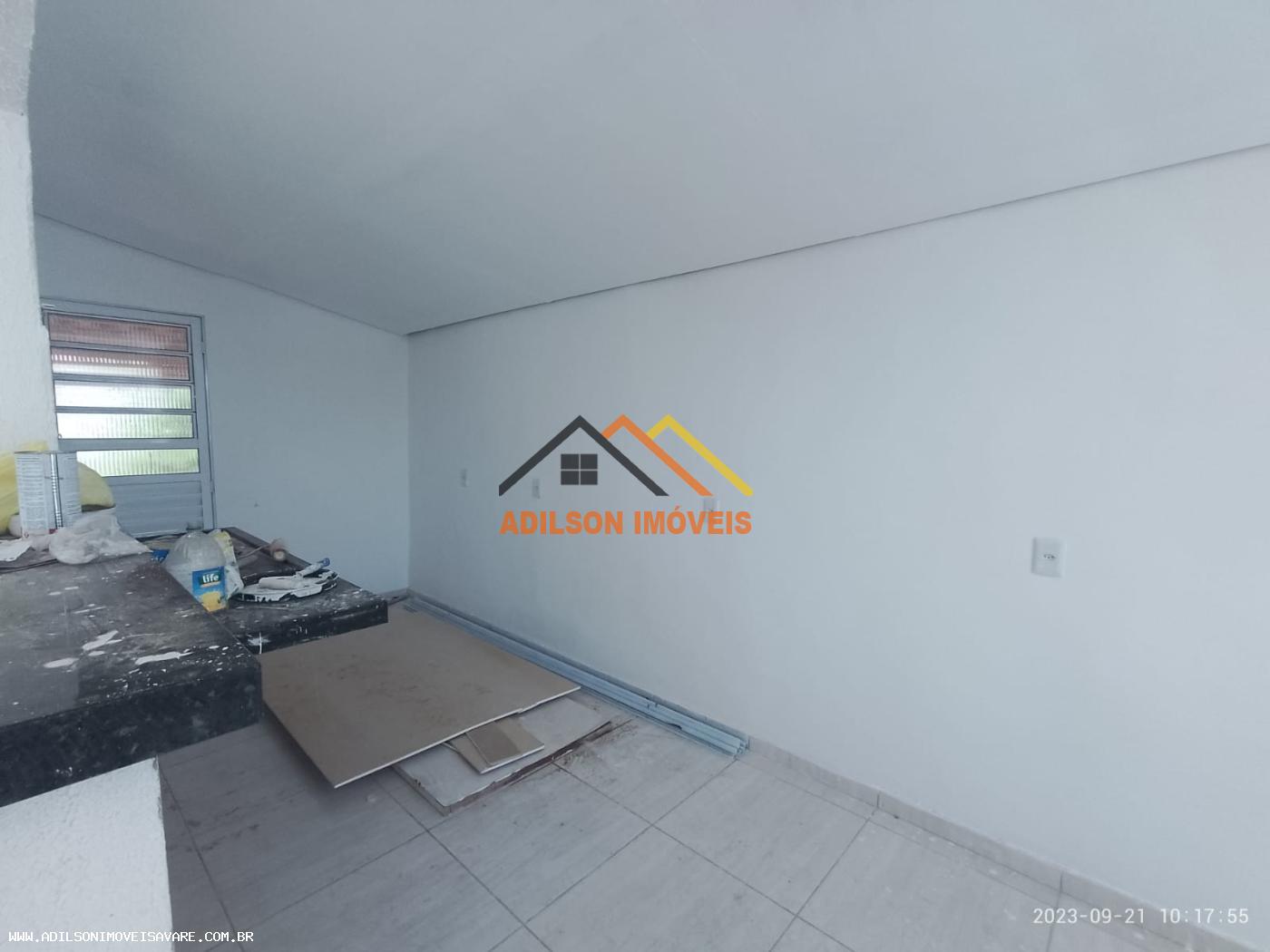Casa à venda com 2 quartos, 47m² - Foto 2