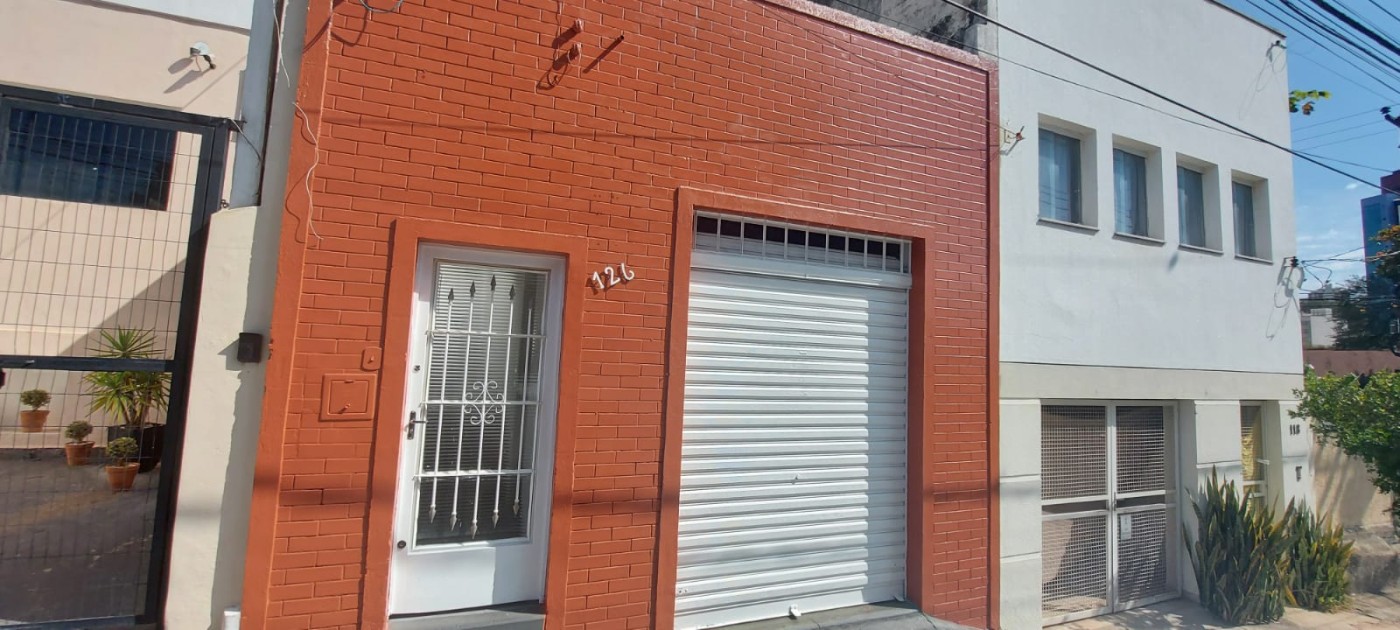 Casa à venda com 2 quartos, 105m² - Foto 1
