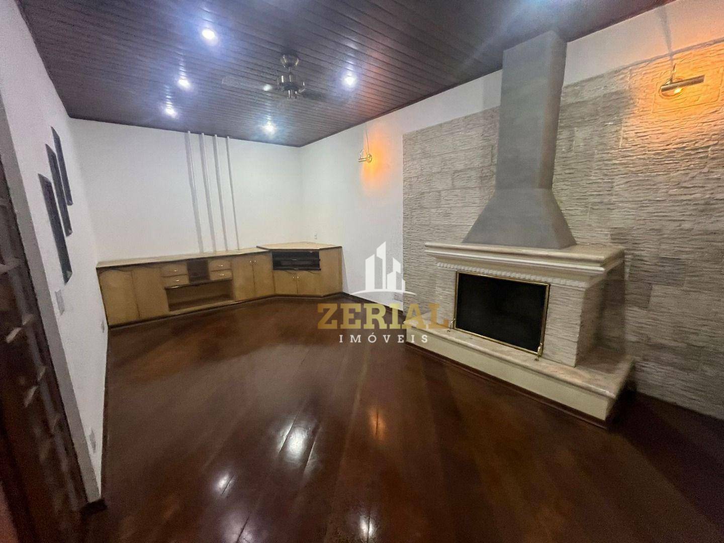 Casa à venda e aluguel com 3 quartos, 216m² - Foto 3