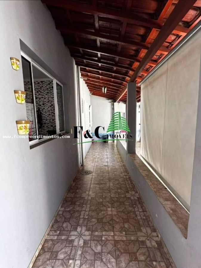 Casa à venda com 3 quartos, 200m² - Foto 3