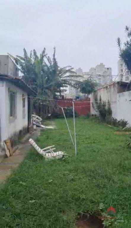 Casa à venda e aluguel com 4 quartos, 251m² - Foto 4