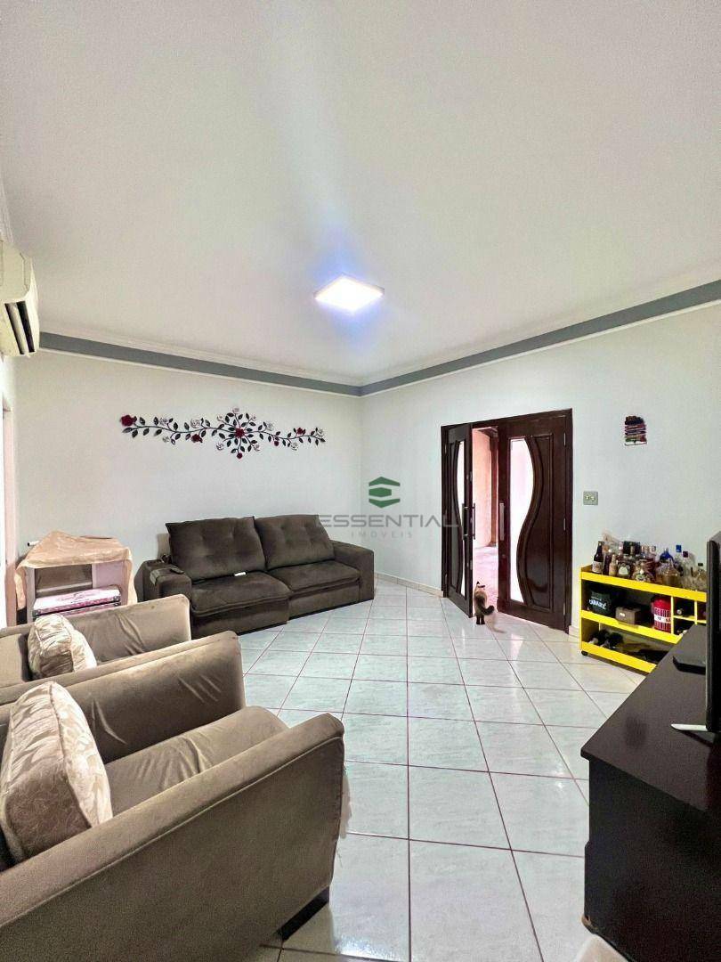 Casa à venda com 3 quartos, 220m² - Foto 16