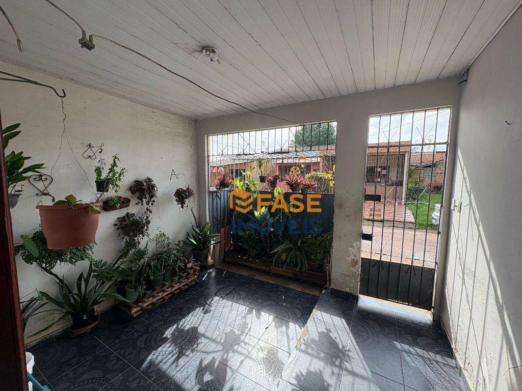 Casa à venda com 3 quartos, 82m² - Foto 4