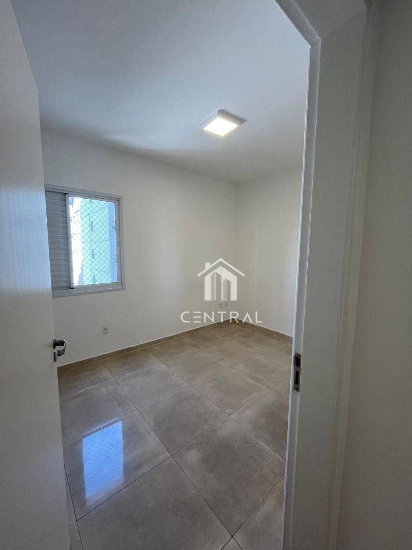 Apartamento para alugar com 3 quartos, 83m² - Foto 18