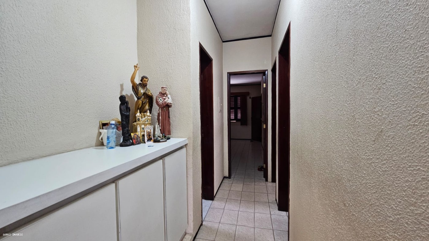 Casa à venda com 3 quartos, 263m² - Foto 20