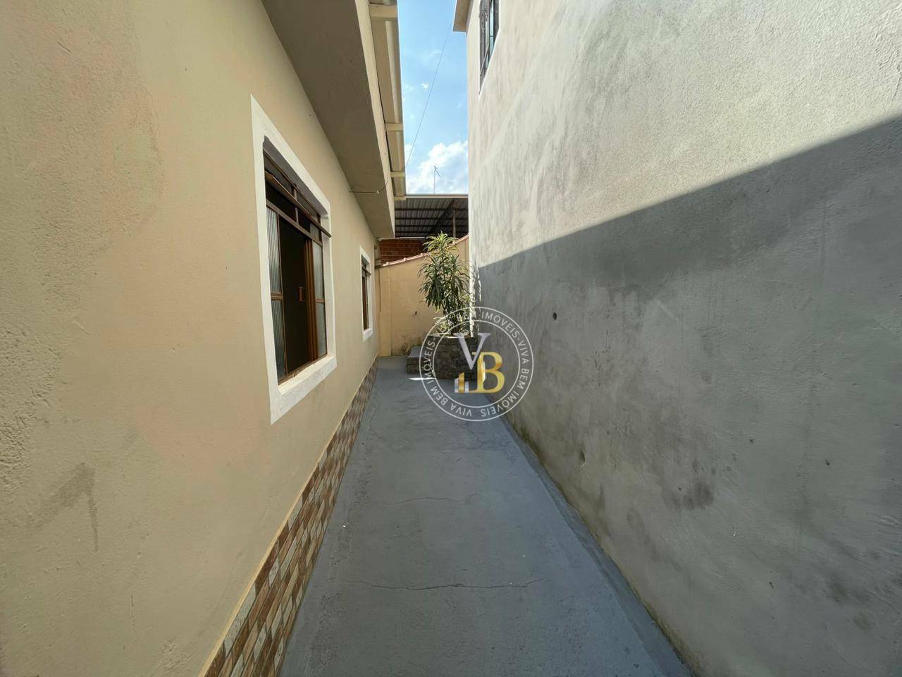 Casa à venda com 2 quartos, 65m² - Foto 4
